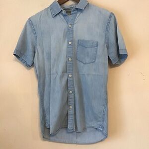 American Eagle Light Blue Short Sleeve Men’s Denim Shirt